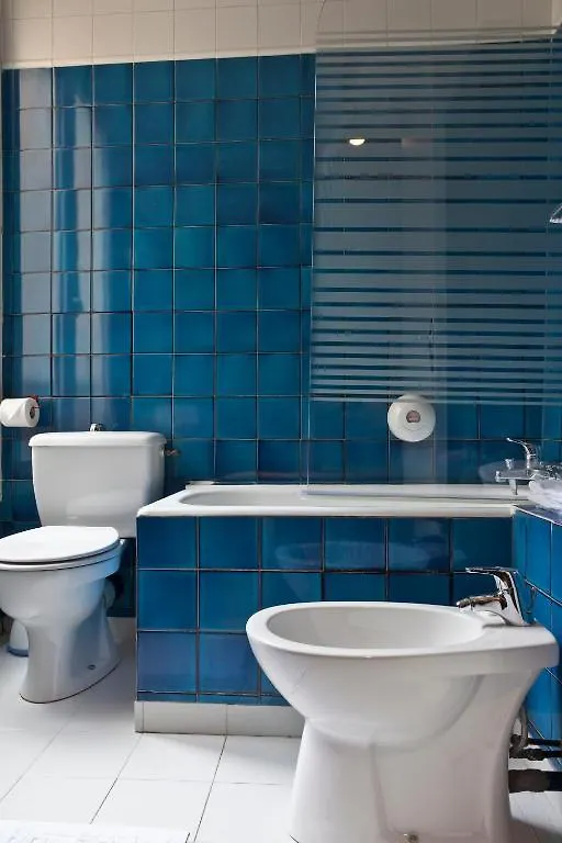 פריז Hotel Agora