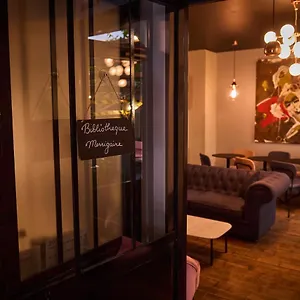 Hotel Madrigal