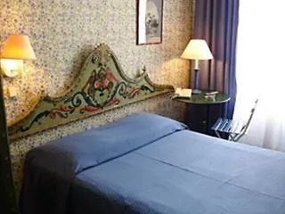 **  Hotel Agora Париж Франция
