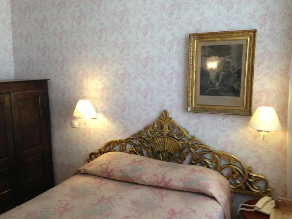 **  Hotel Agora Париж Франция